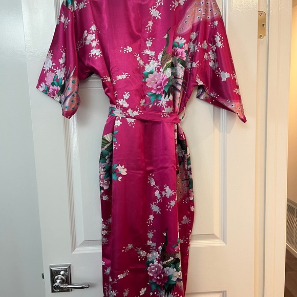 NWOT Gorgeous hot pink peacock print poly kimono style robe from Japan. One sz. - Picture 5 of 5